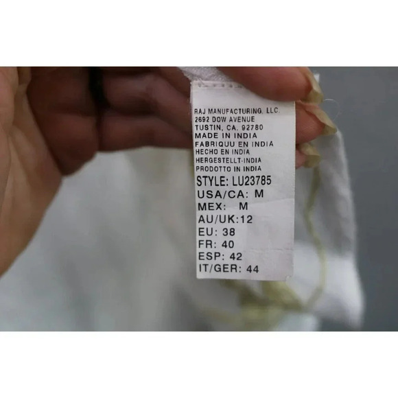 Luxe by Lisa Vogel Tunic-Batwing Sleeves-Size Medium-Tassels - Picture 4 of 9